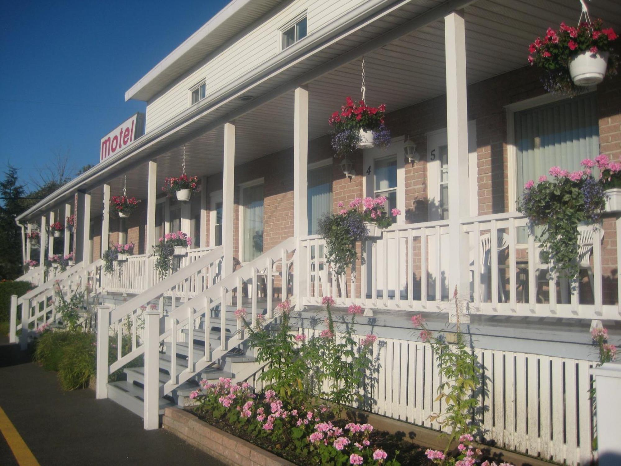 Motel Au Vieux Piloteux Rivière-du-Loup Kültér fotó